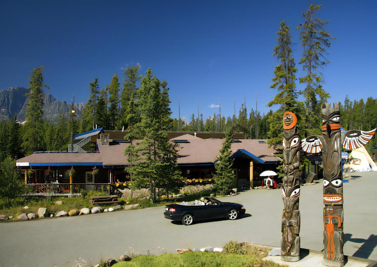 Sunwapta Falls Rocky Mountain Lodge Jasper Exterior photo
