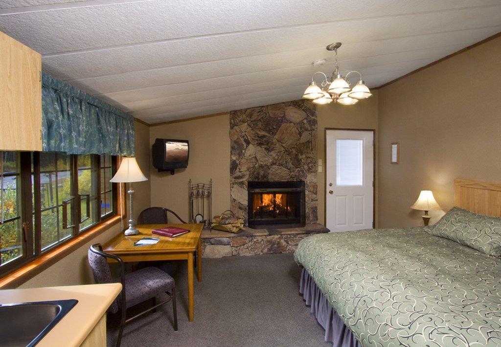 Sunwapta Falls Rocky Mountain Lodge Jasper Room photo
